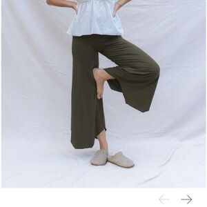 NWT Indigo Luna Store Layla Flares pants